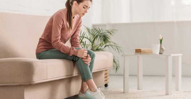 How to Relieve Knee Pain Quickly & Naturally image