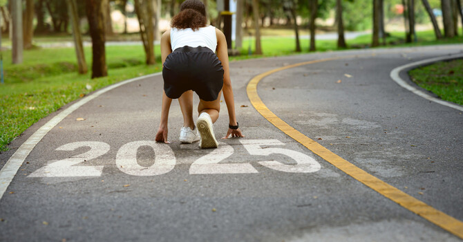 10 Proven Strategies to Stick to Your New Year’s Resolutions image